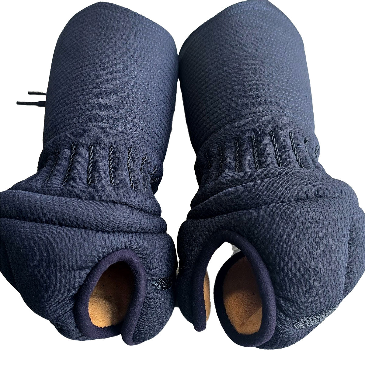 Budget-friendly kendo kote pair, machine washable 6mm orizashi design made with durable polyester blend. Non-indigo dyed material prevents blue bleeding on skin, ideal for daily practice and easy weekend wash for improved hygiene.